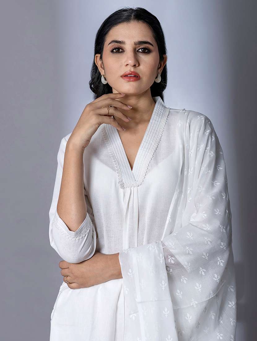 women three quarter sleeve kurta and pant with dupatta  - 22058245 -  Standard Image - 1