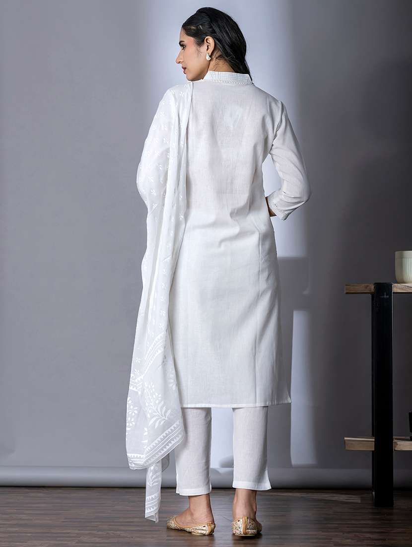 women three quarter sleeve kurta and pant with dupatta  - 22058245 -  Standard Image - 4