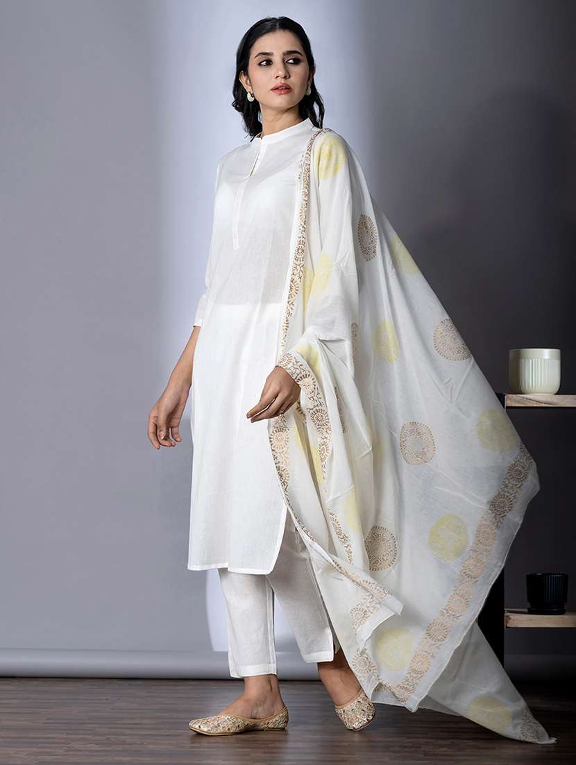 women three quarter sleeve kurta and pant with dupatta  - 22058246 -  Standard Image - 1
