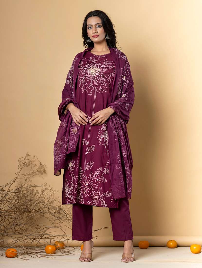 women three quarter sleeve kurta and pant with dupatta  - 22058268 -  Standard Image - 1
