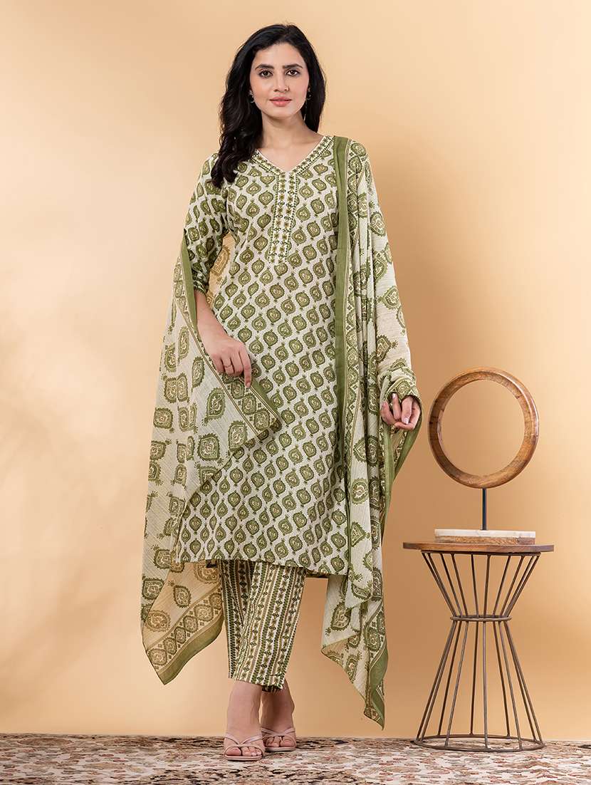women three quarter sleeve kurta and pant with dupatta  - 22058279 -  Standard Image - 1