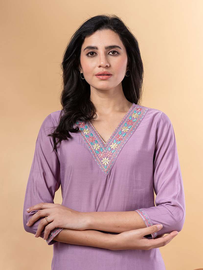 women three quarter sleeve kurta and pant set - 22058289 -  Standard Image - 4