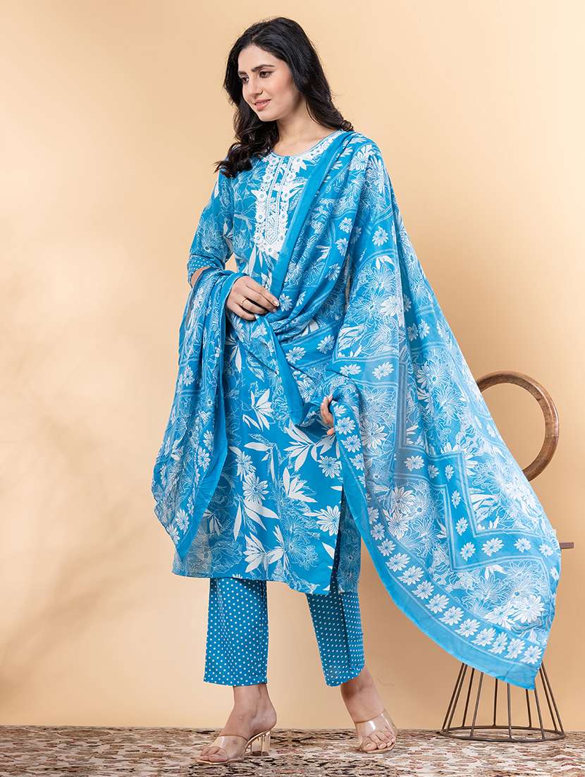 women three quarter sleeve kurta and pant with dupatta  - 22058299 -  Standard Image - 1