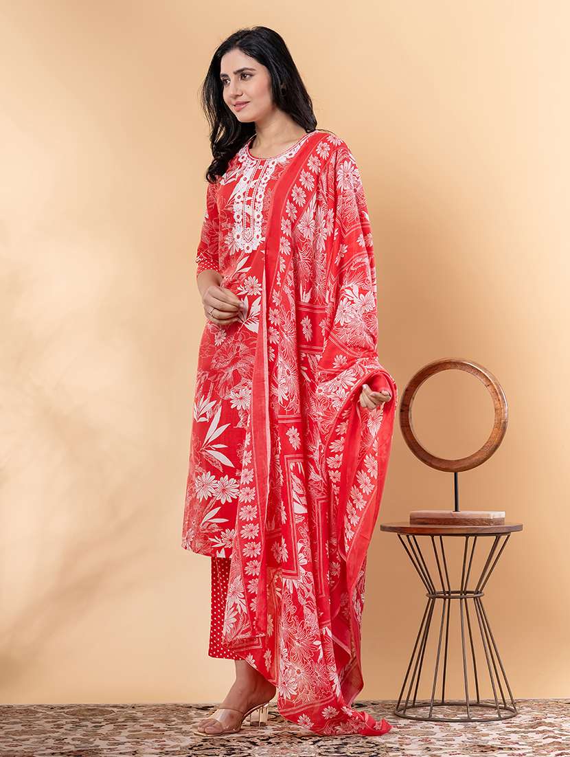 women three quarter sleeve kurta and pant with dupatta  - 22058300 -  Standard Image - 1