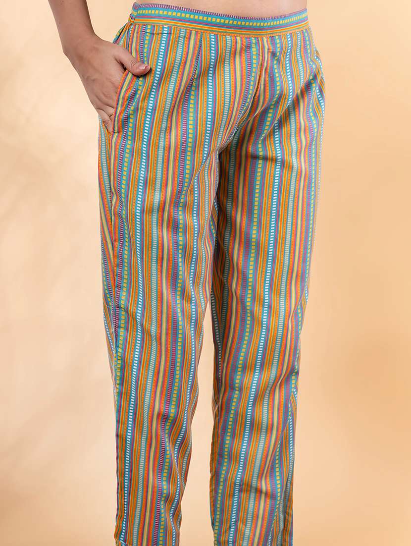 women three quarter sleeve kurta and pant with dupatta  - 22058305 -  Standard Image - 4