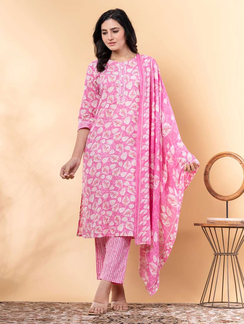 women three quarter sleeve kurta and pant with dupatta - 22058308 - Standard Image - 1