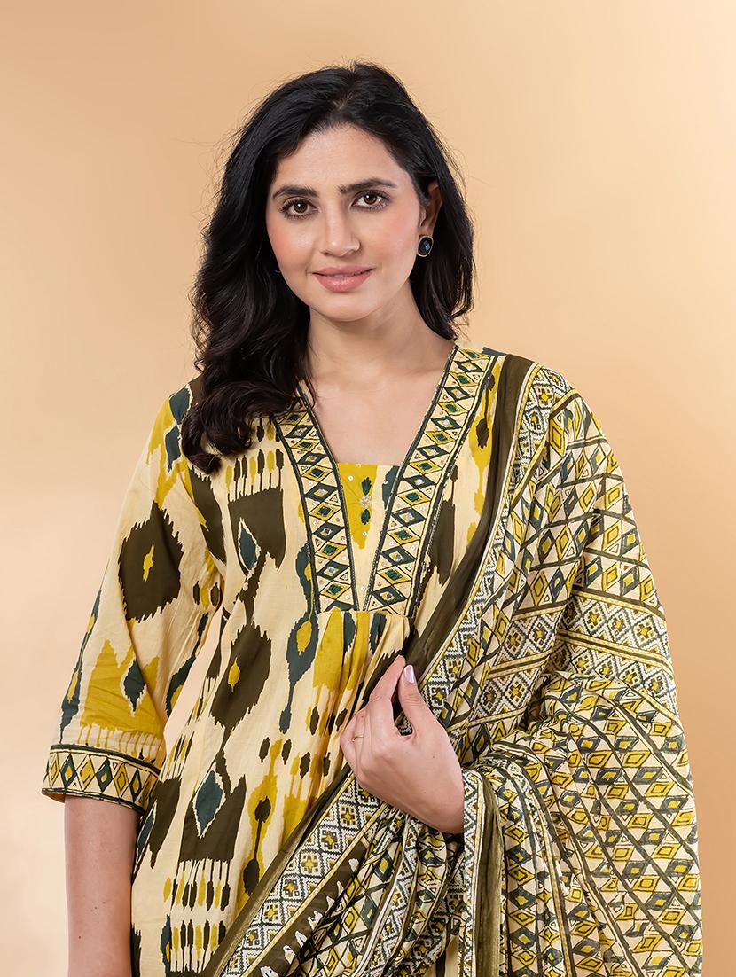 yellow cotton suit set - 22058311 - Standard Image - 4