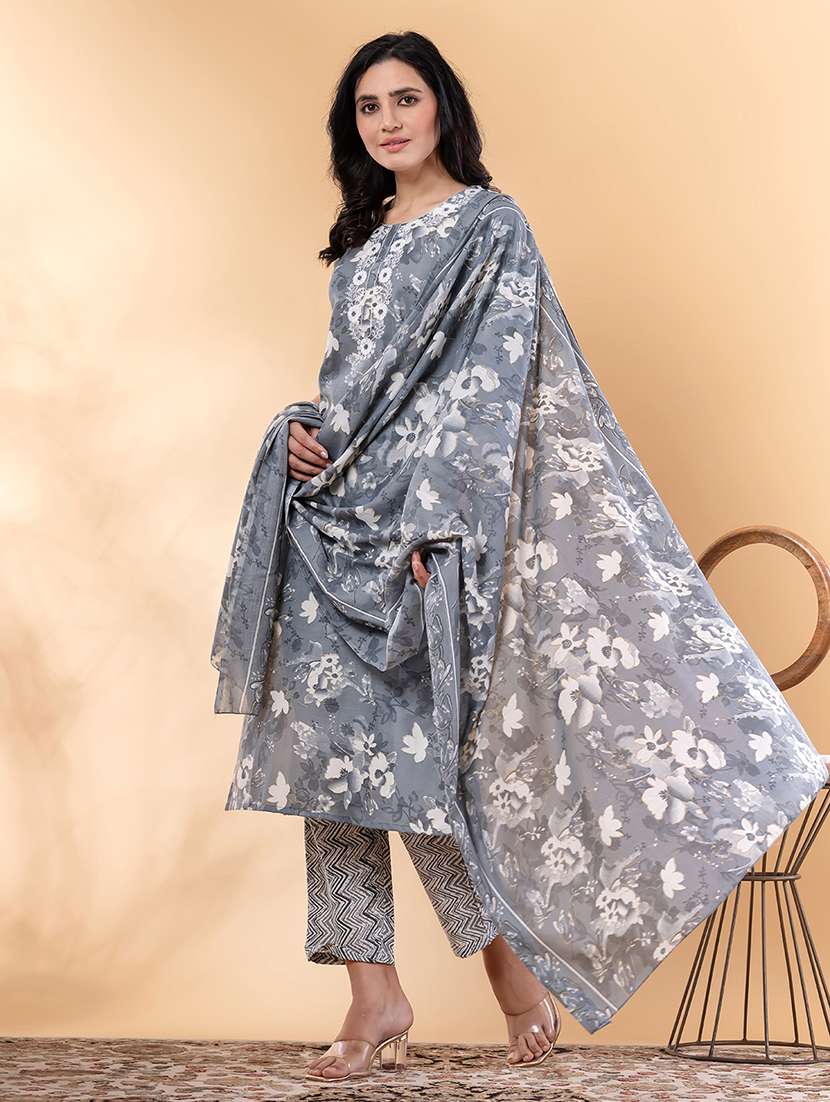 women three quarter sleeve kurta pant with dupatta set - 22058315 -  Standard Image - 1