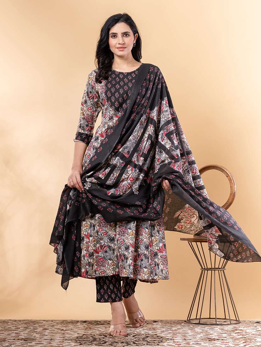 women three quarter sleeve kurta pant with dupatta set - 22058320 -  Standard Image - 1