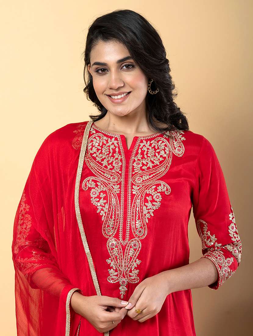 red silk suit  set - 22058325 -  Standard Image - 4
