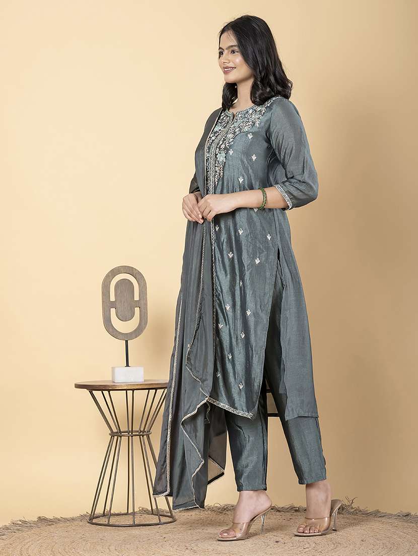 women three quarter sleeve kurta pant with dupatta set - 22058348 -  Standard Image - 1