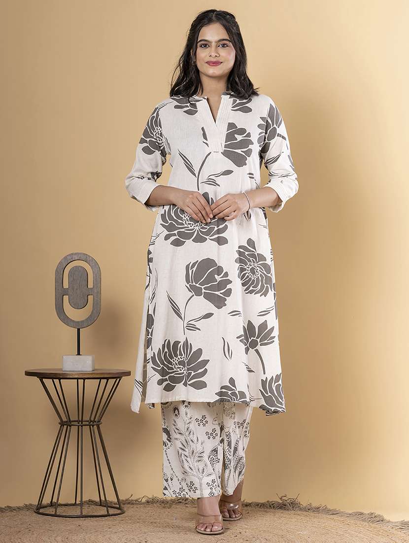 women three quarter sleeve kurta and pant set - 22058360 -  Standard Image - 1