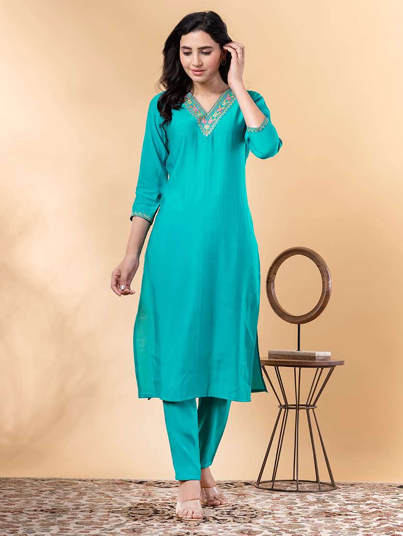 women three quarter sleeve kurta and pant set - 22058365 -  Standard Image - 1