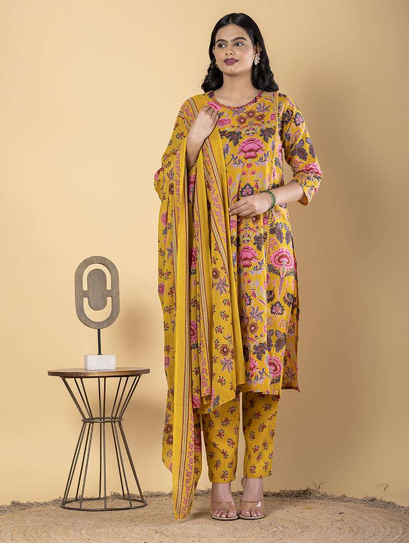 women three quarter sleeve kurta pant with dupatta set