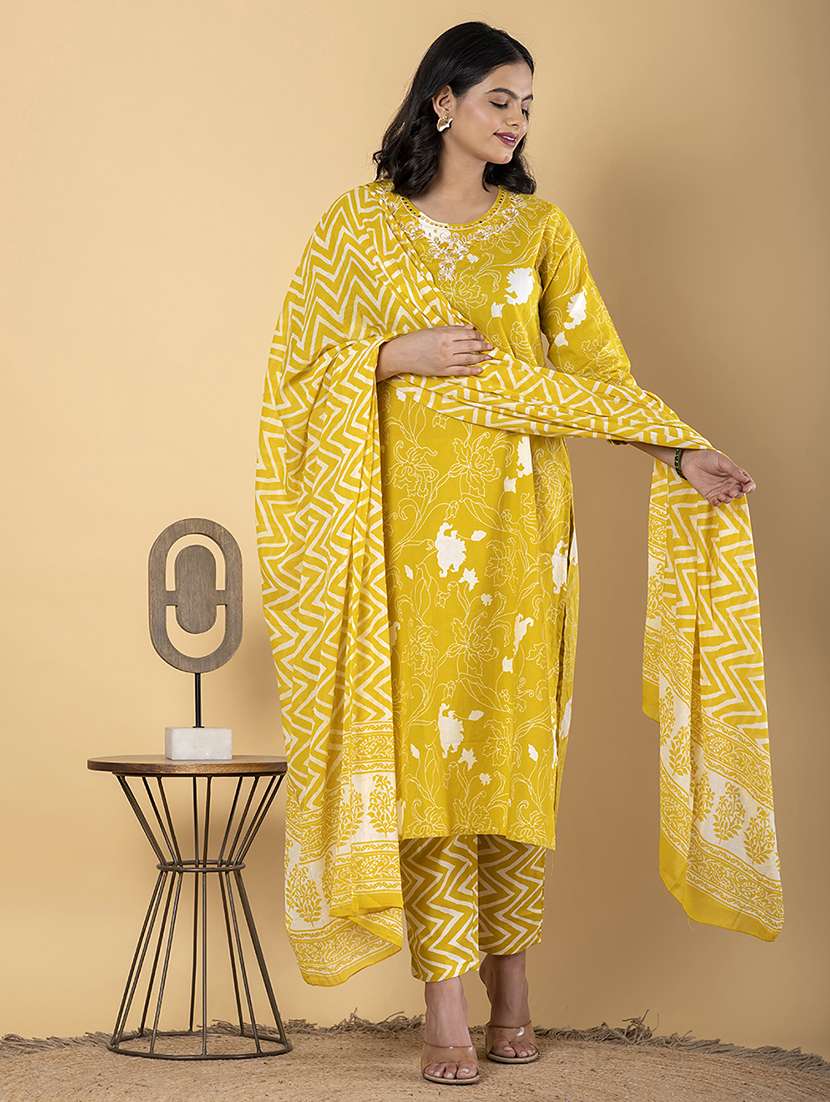 women three quarter sleeve kurta pant with dupatta set - 22058376 -  Standard Image - 1