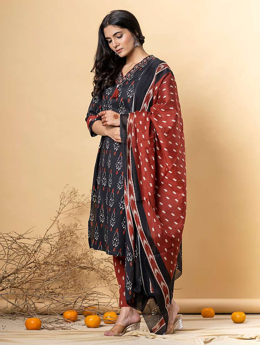 women three quarter sleeve kurta pant with dupatta set - 22058392 -  Standard Image - 1