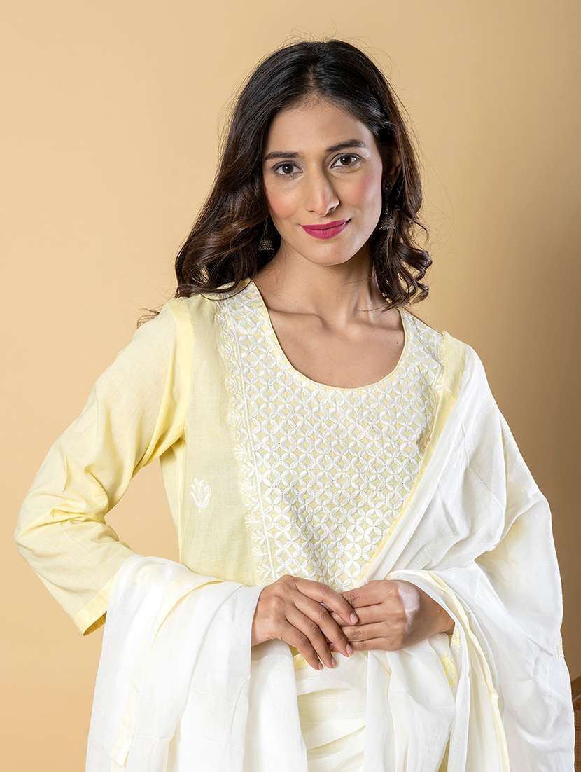 women three quarter sleeve kurta pant with dupatta set - 22058396 -  Standard Image - 4