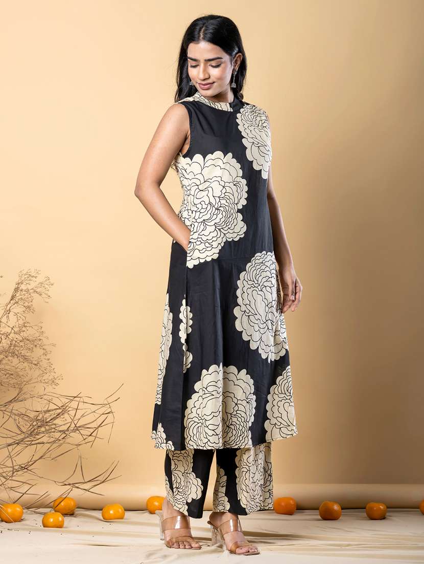 women sleeveless kurta and palazzo set - 22058412 -  Standard Image - 1