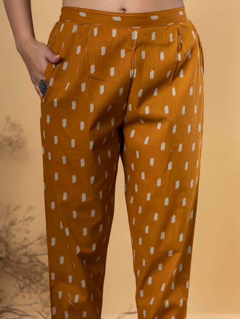 red cotton blend suit  set - 22058417 -  Standard Image - 4