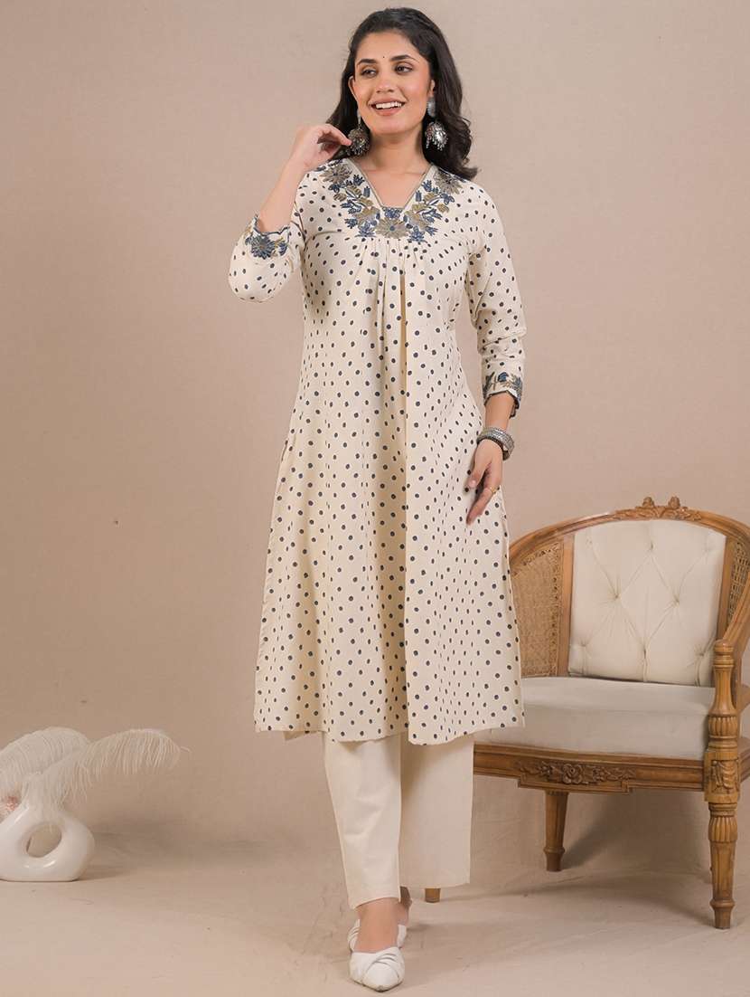 women three quarter sleeve kurta and pant set - 22058544 -  Standard Image - 4