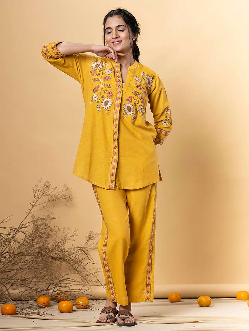 women three quarter sleeve regular fit ethnic co-ord set - 22058642 -  Standard Image - 1