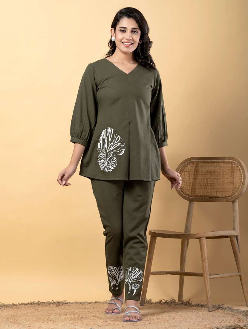 women three quarter sleeve regular fit ethnic co-ord set