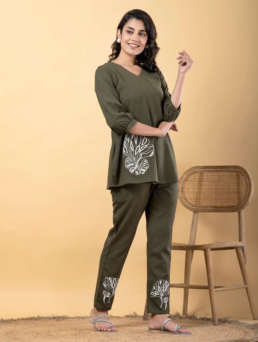 women three quarter sleeve regular fit ethnic co-ord set - 22058644 - Standard Image - 1