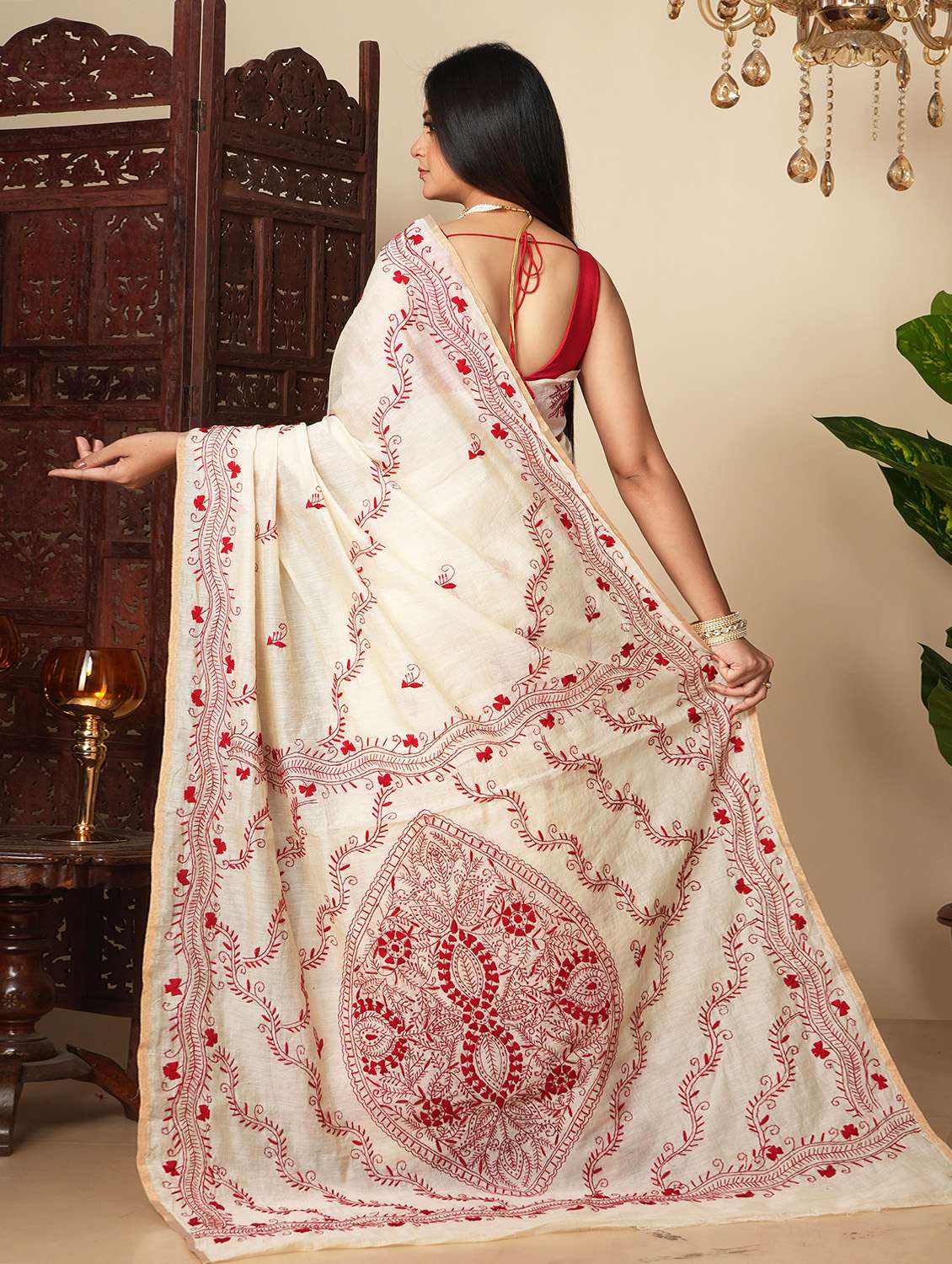 women solid with work handloom saree with blouse - 22058767 -  Standard Image - 1