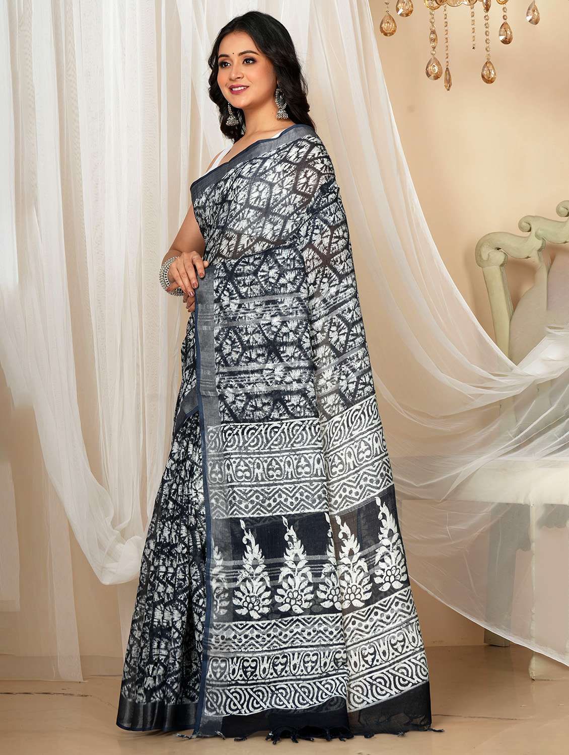 women printed casual wear saree with blouse - 22058771 -  Standard Image - 1