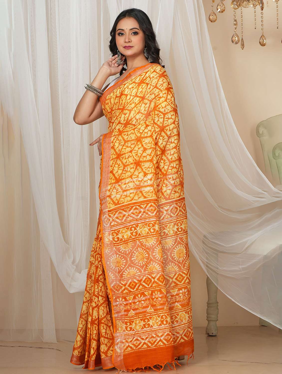 women printed casual wear saree with blouse - 22058772 -  Standard Image - 1