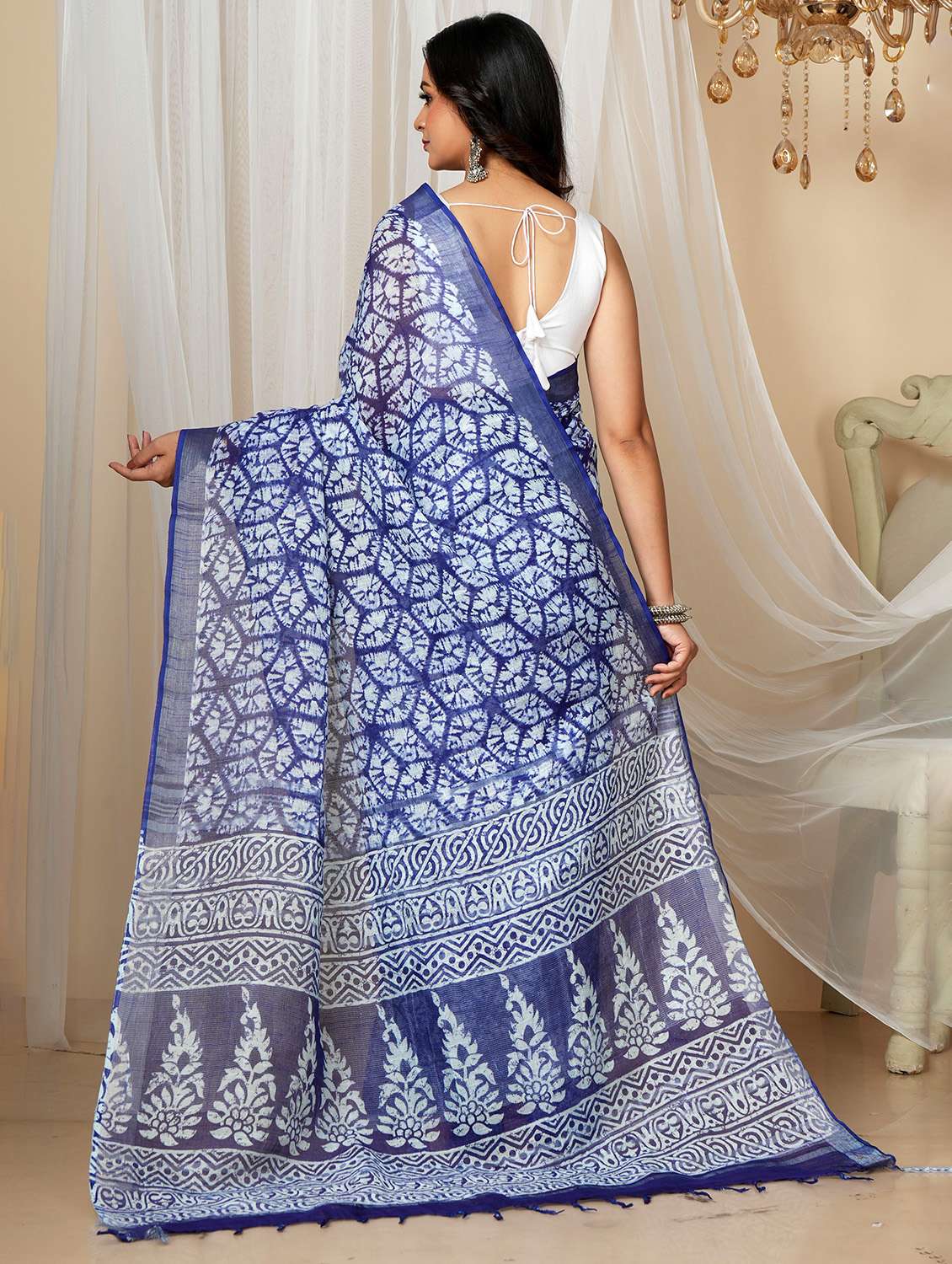 women printed casual wear saree with blouse - 22058773 -  Standard Image - 1