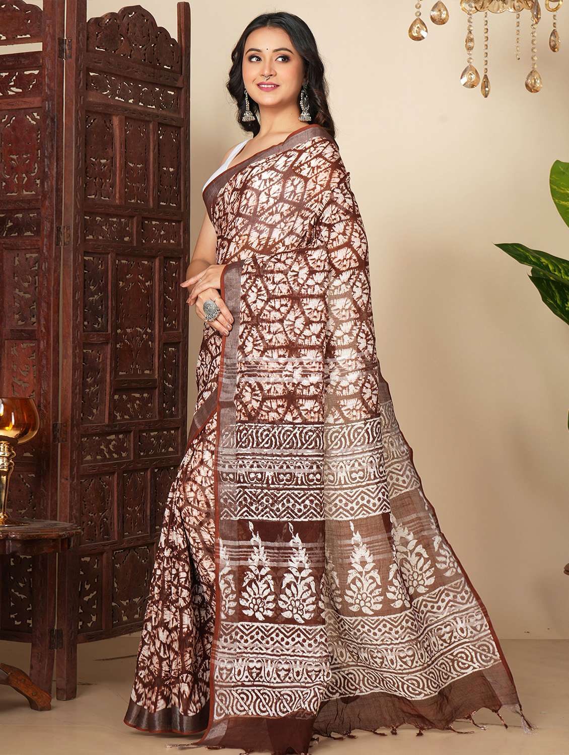 women printed casual wear saree with blouse - 22058776 -  Standard Image - 1