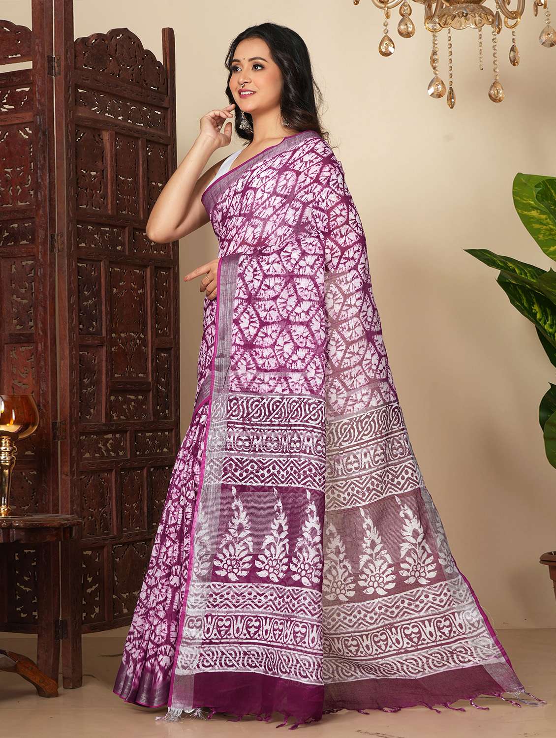 women printed casual wear saree with blouse - 22058777 -  Standard Image - 1