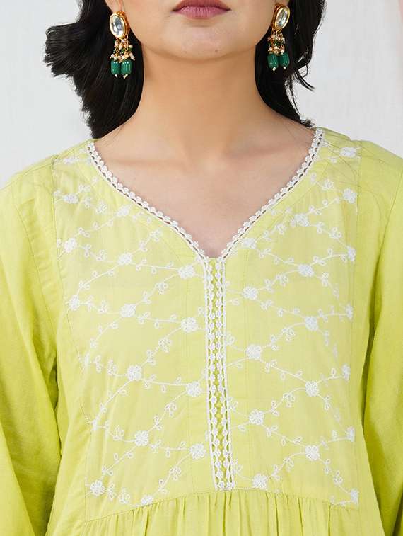 women three quarter sleeve kurta pant set - 22058950 -  Standard Image - 4