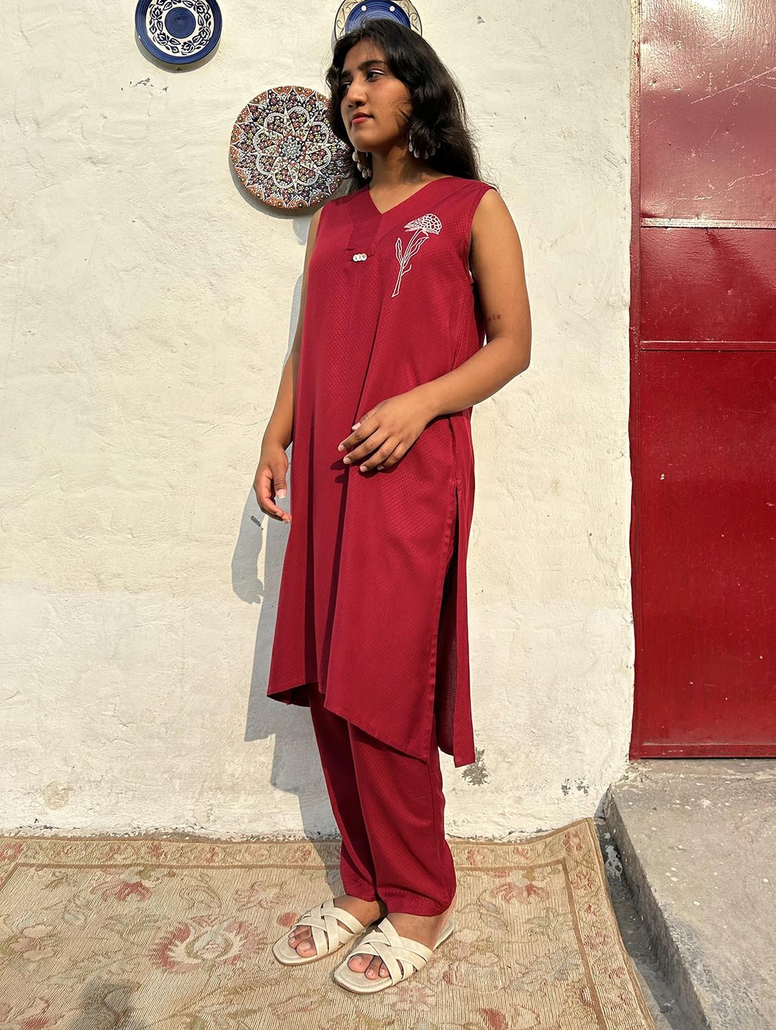 women self design sleeveless kurta pant set - 22059083 - Standard Image - 1