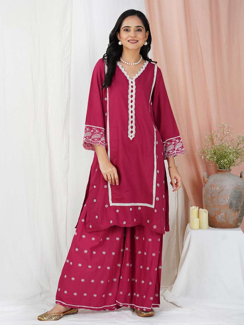 women self design sleeveless kurta palazzo set