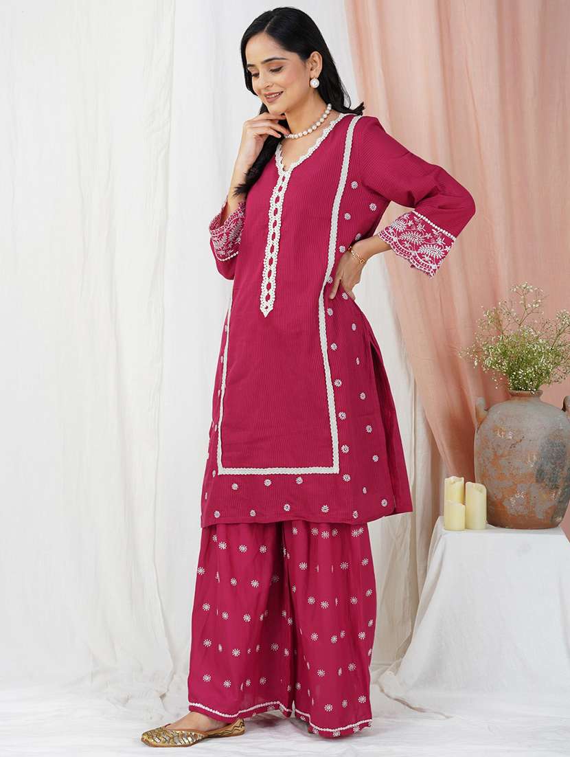 women self design sleeveless kurta palazzo set - 22059090 -  Standard Image - 1