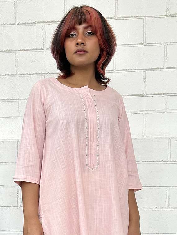 women self design three quarter sleeve kurta pant set - 22059132 -  Standard Image - 4