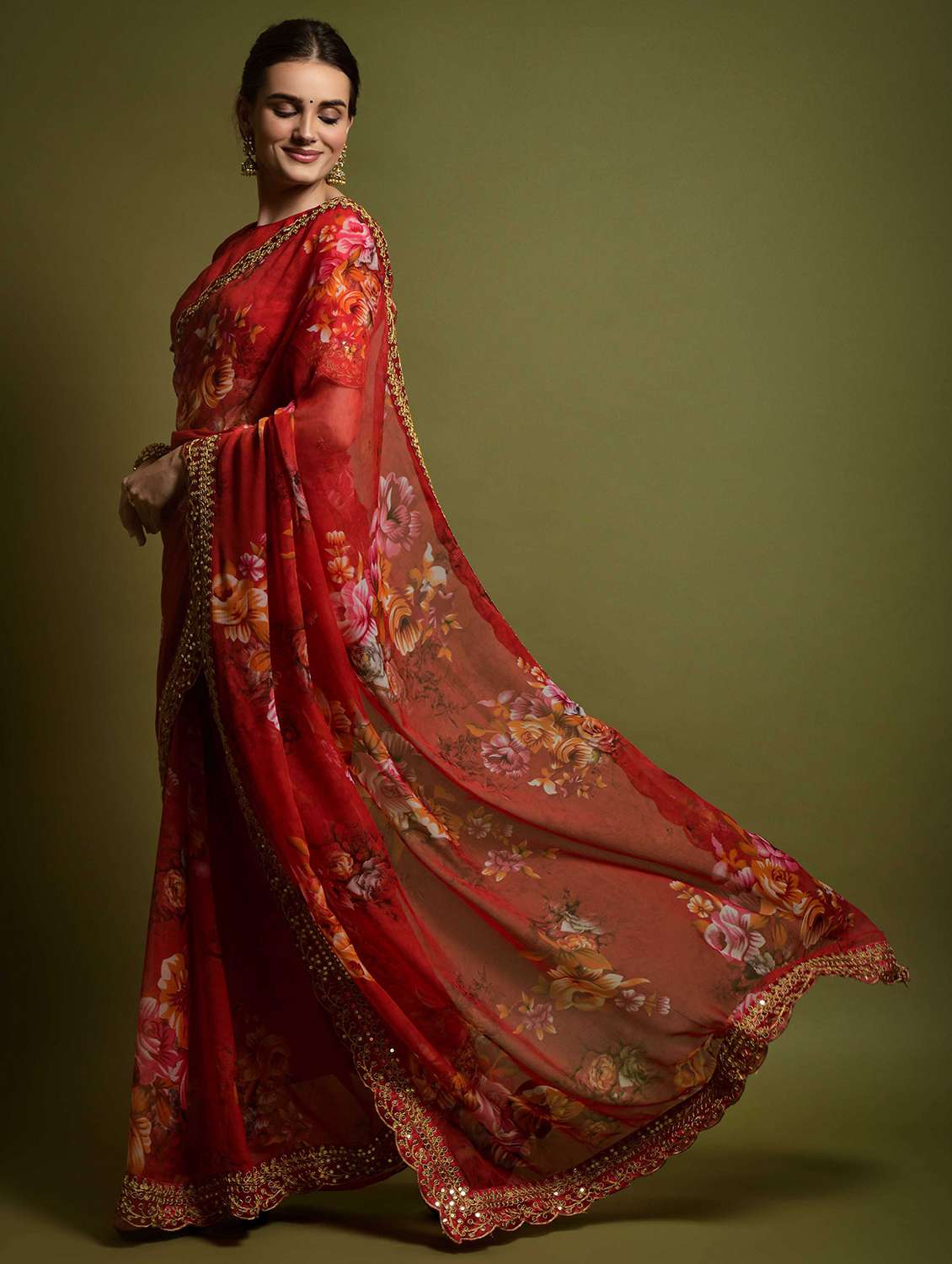 women floral printed saree with blouse - 22059223 - Standard Image - 1