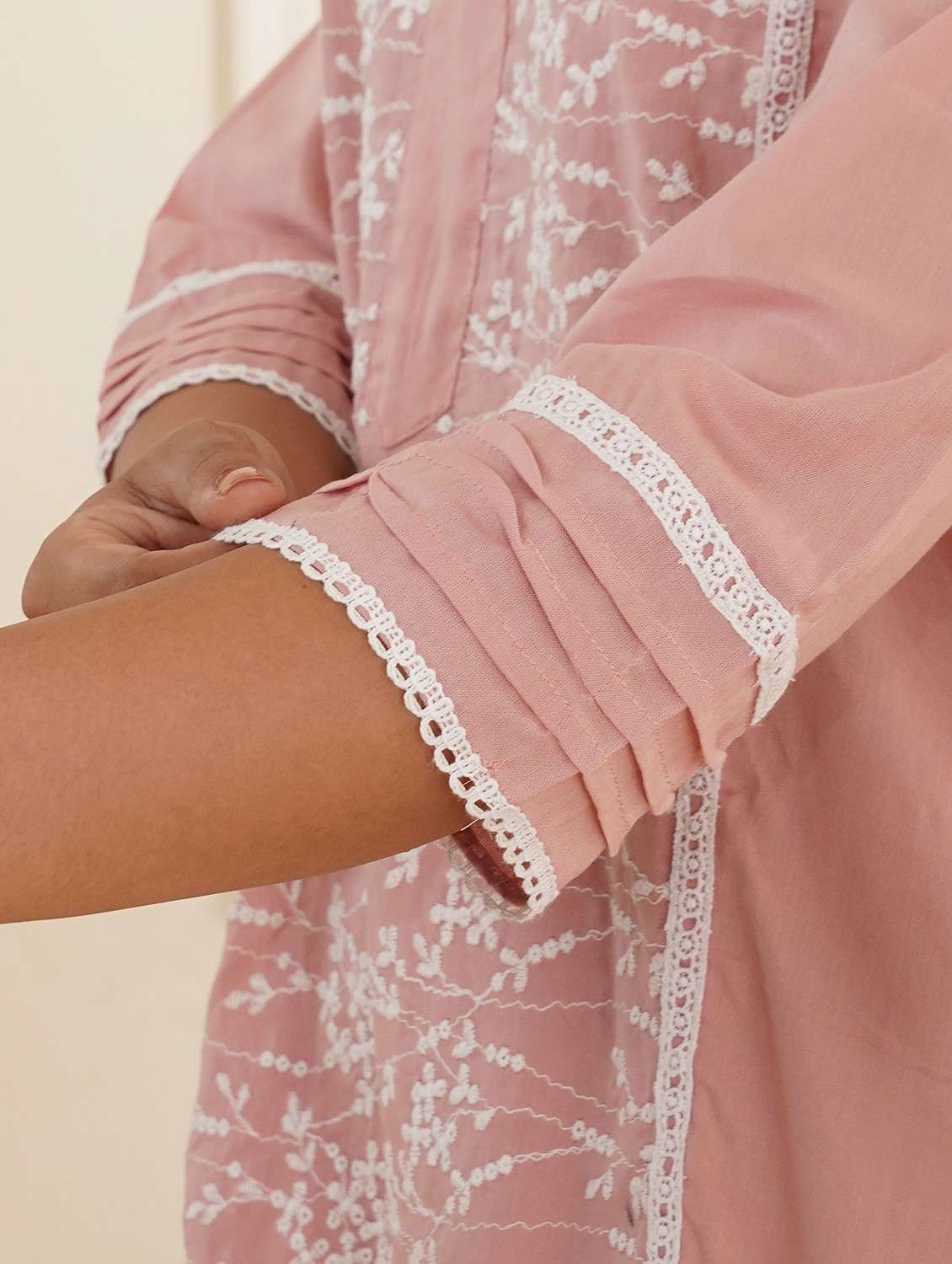 women three quarter sleeve kurta pant set - 22059247 -  Standard Image - 4