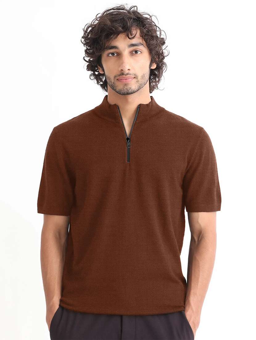 men solid short sleeve regular fit stand collar t-shirt