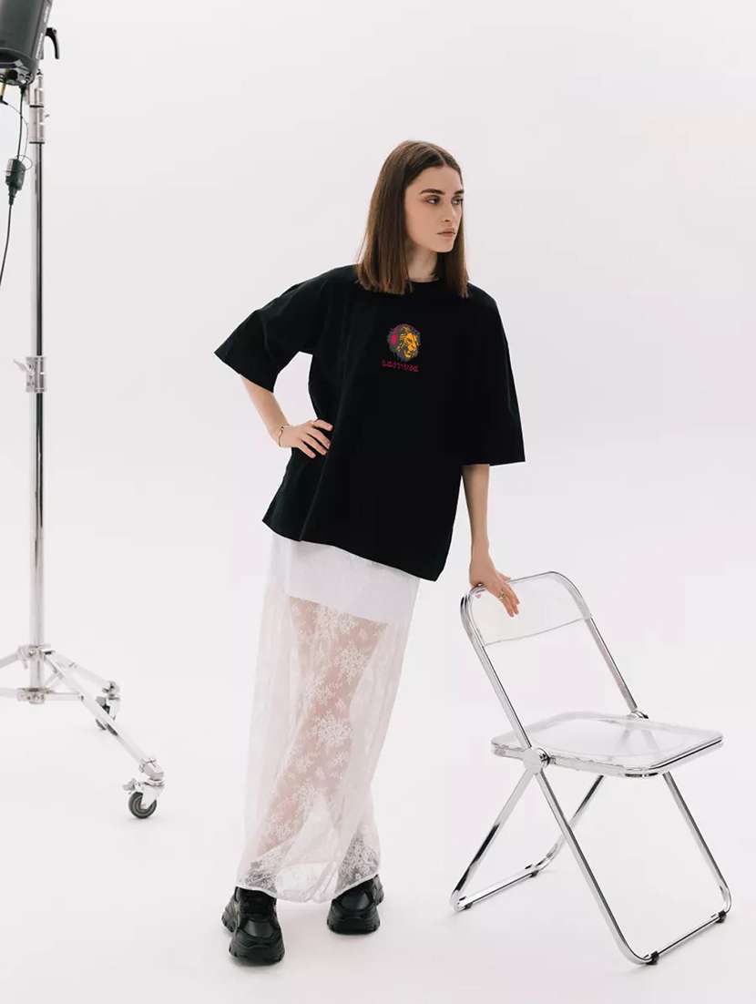 women printed short sleeve oversized fit t-shirt - 22059497 -  Standard Image - 4