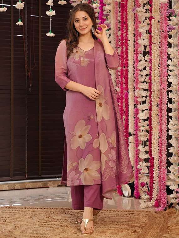 women floral three quarter sleeve kurta pant with dupatta set
