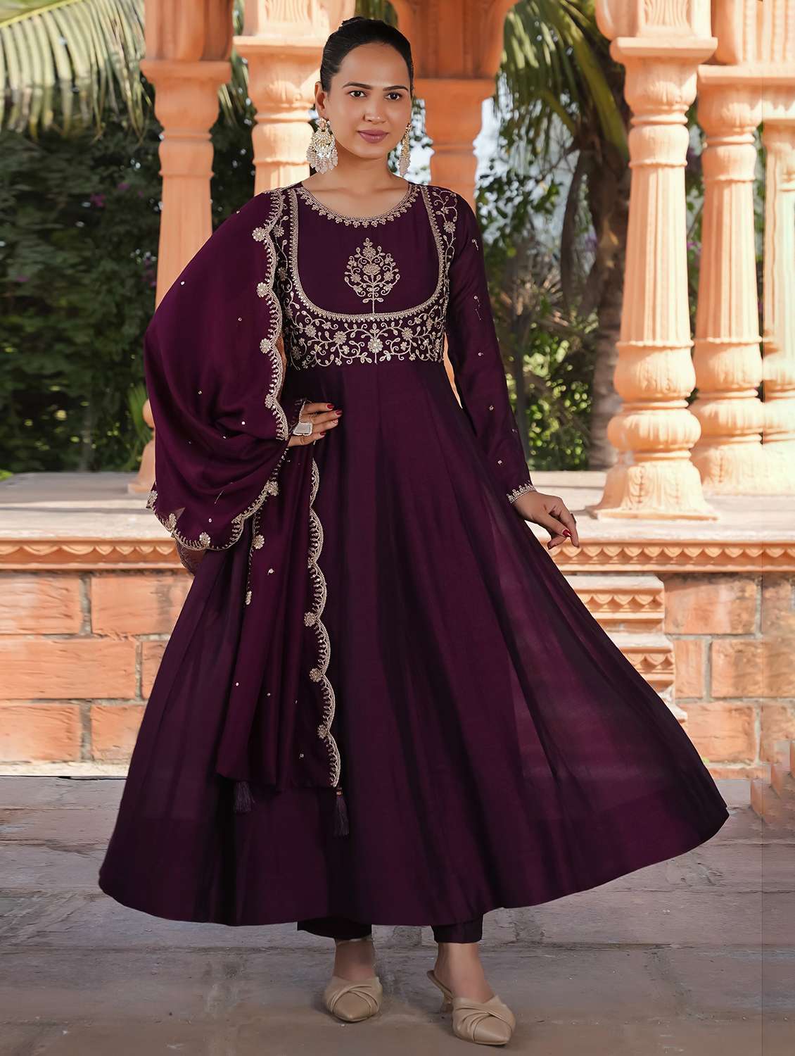 Women Embroidered Long Sleeve Kurta Pant With Dupatta Set