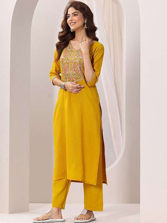 women three quarter sleeve kurta pant with dupatta set - 22060177 -  Standard Image - 1