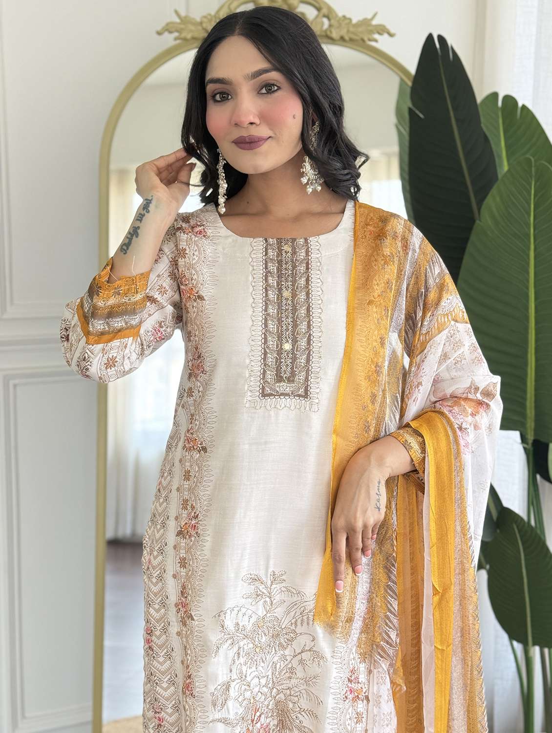 women three quarter sleeve kurta pant with dupatta set - 22060183 - Standard Image - 4