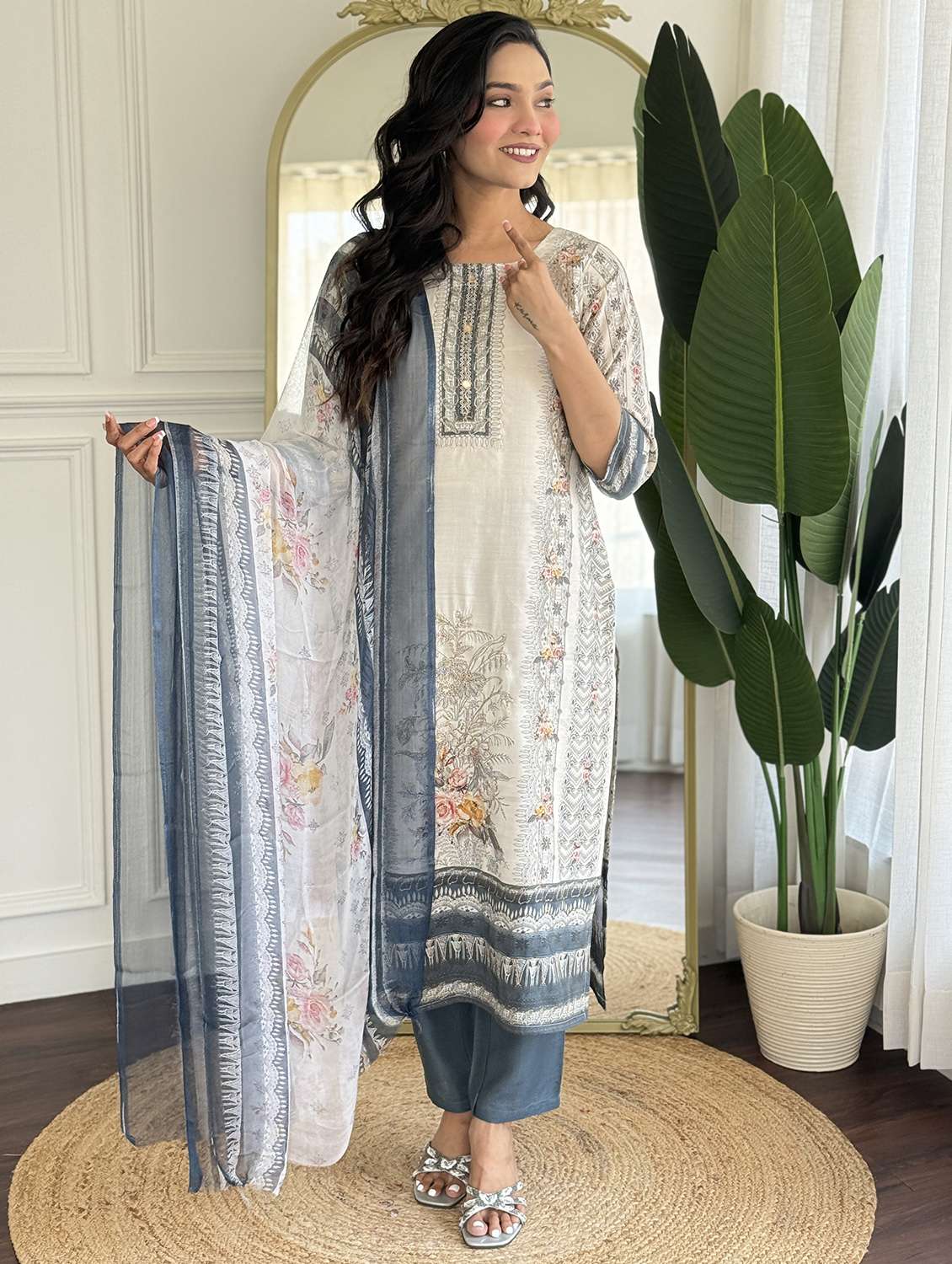 women three quarter sleeve kurta pant with dupatta set - 22060186 -  Standard Image - 1