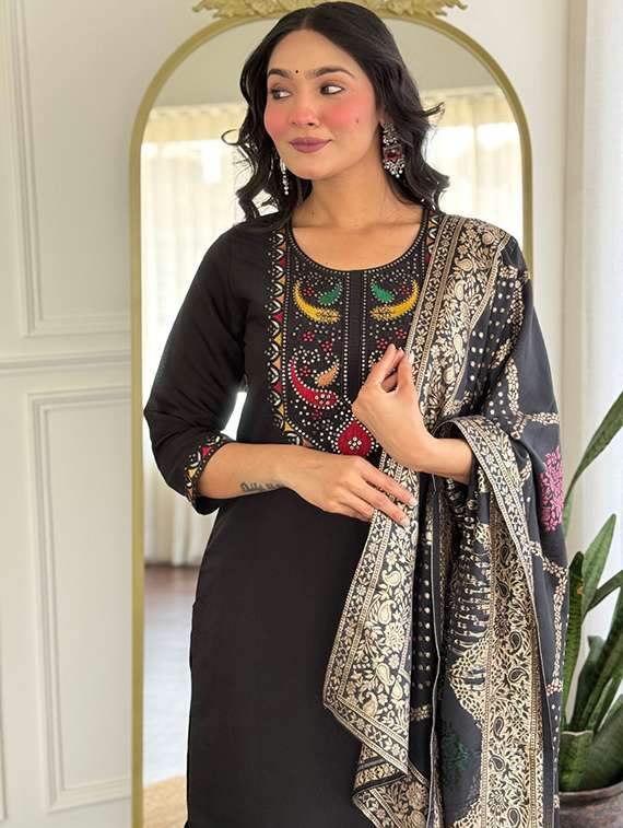 women three quarter sleeve kurta pant with dupatta set - 22060189 - Standard Image - 4