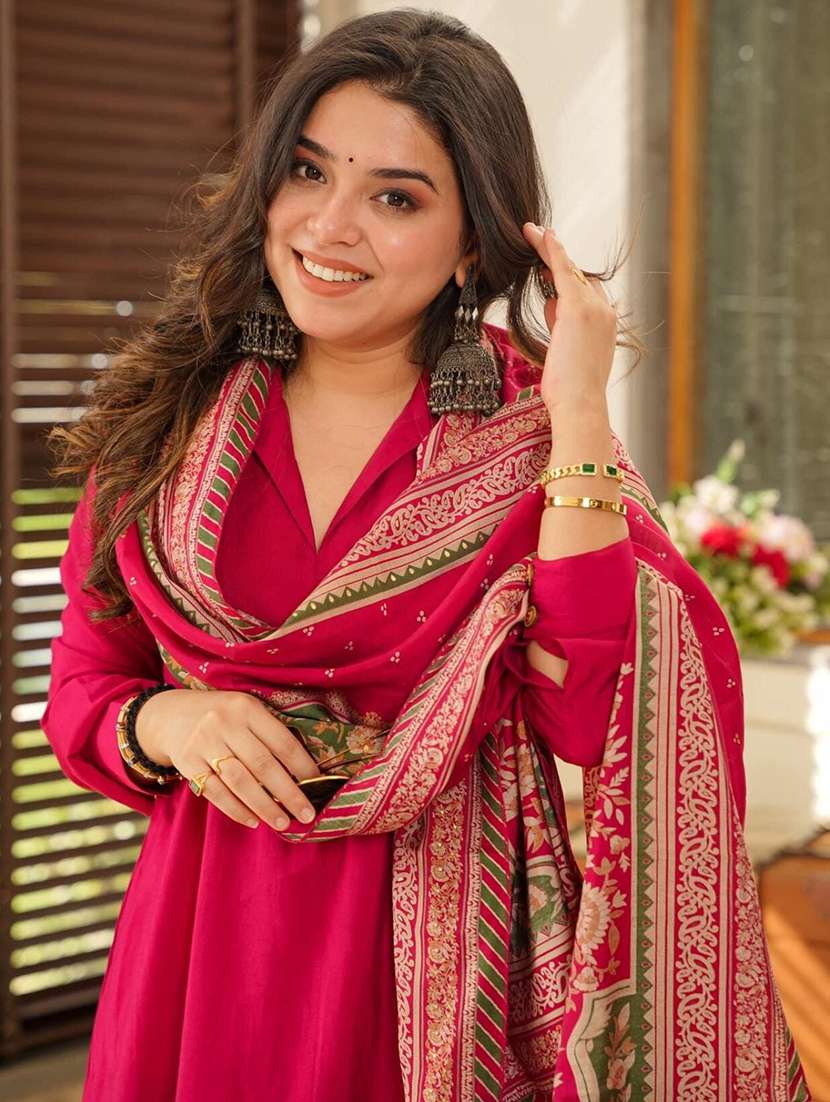 women three quarter sleeve kurta pant with dupatta set - 22060199 - Standard Image - 4