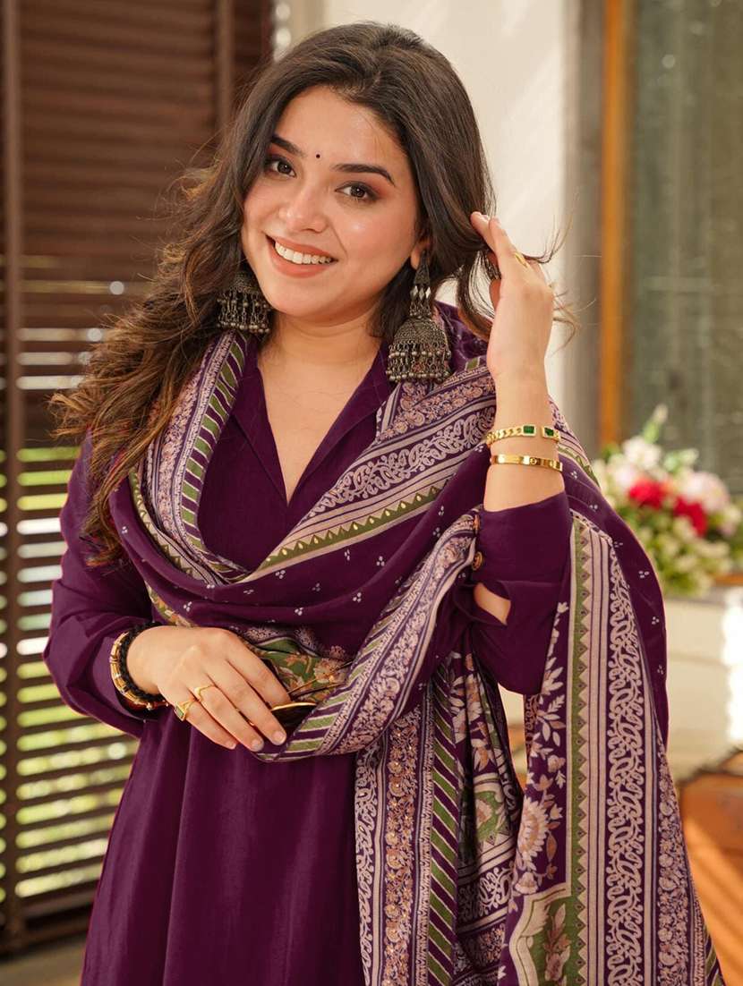 women three quarter sleeve kurta pant with dupatta set - 22060200 - Standard Image - 4